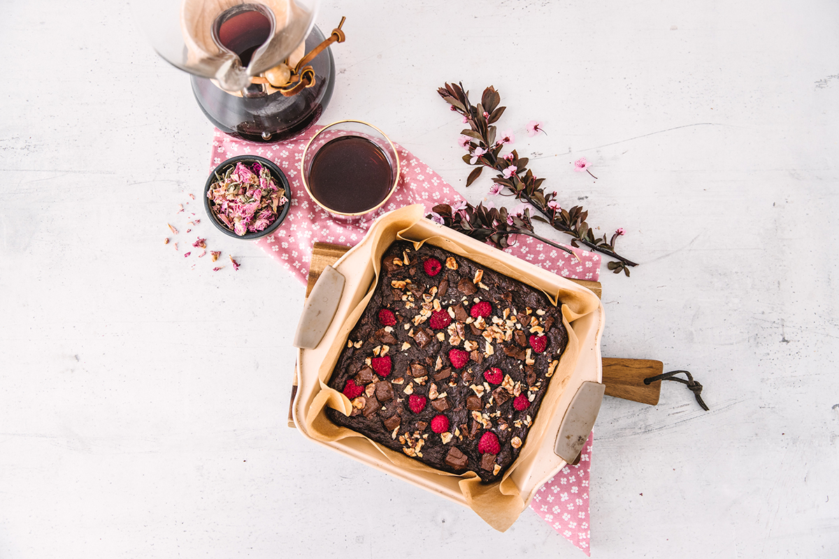 Vegan rose raspberry brownie cover recipe